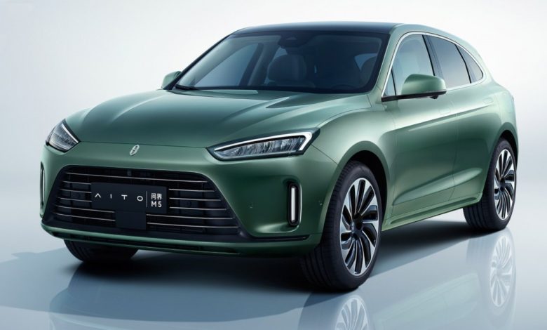 ظهور سيارة هواوي الكهربائية الأولى والكشف عن السعر