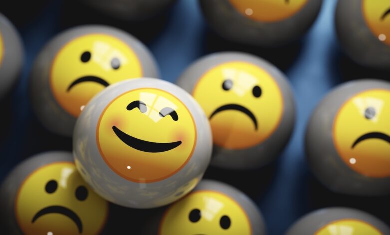 استمرار البحث عن السعادة قد يبعدها عنك، فما هو الحل؟