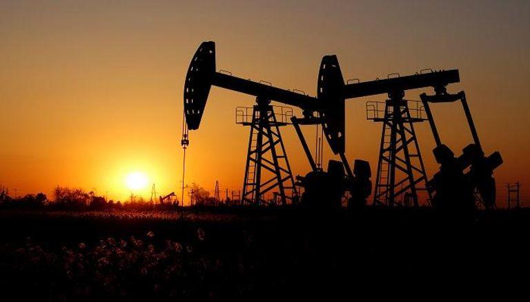 برنت يبدأ الأسبوع على هبوط ويسجل 103.21 دولار للبرميل