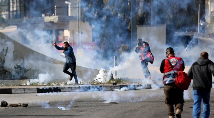 مواجهات بين الفلسطينيين في رام الله والخليل في أول أيام العيد