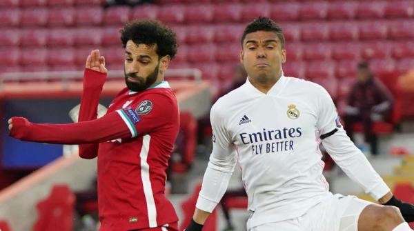 كاسيميرو يرد على تغريدة صلاح بشأن نهائي أبطال أوروبا