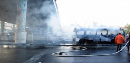 مقتل 10 جنود سوريين وإصابة 9 آخرين إثر استهداف حافلة عسكرية