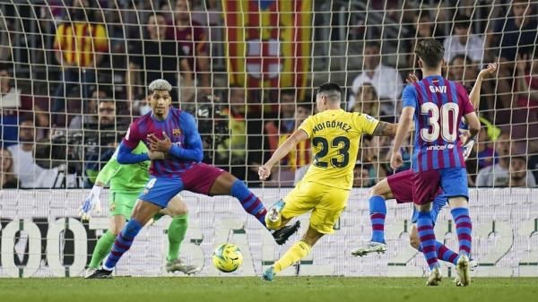 فياريال يصعق برشلونة بهدفين نظيفين ويتأهل للمؤتمر الأوروبي