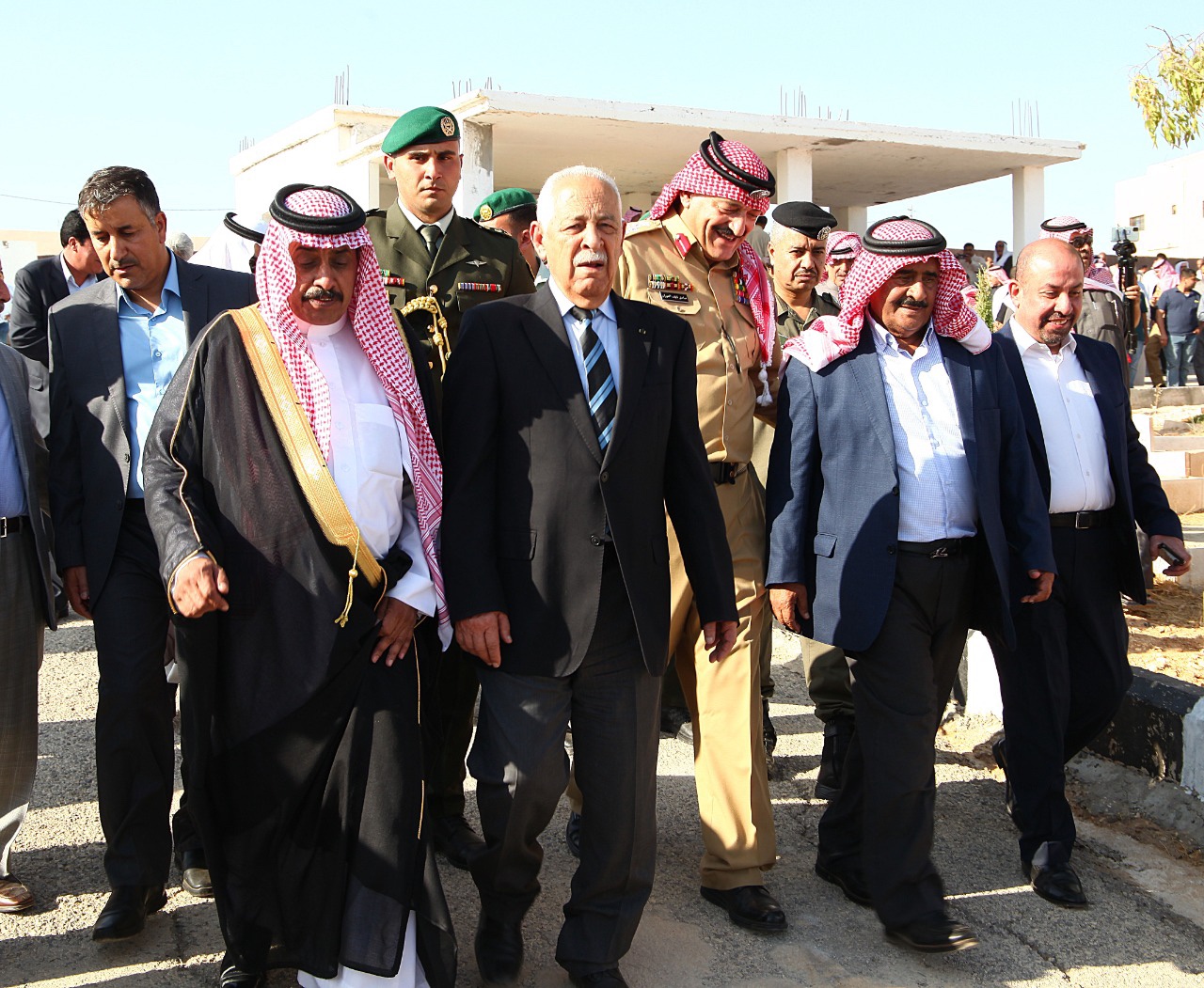 مندوبا عن الملك.. العيسوي يشارك في تشييع جثمان تركي حديثة الخريشا