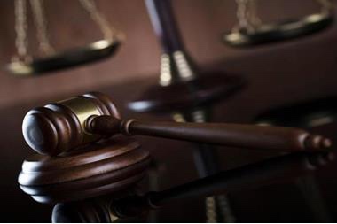 شخص يهدَّد فتاة بالقتل وقطع رأسها في الاردن