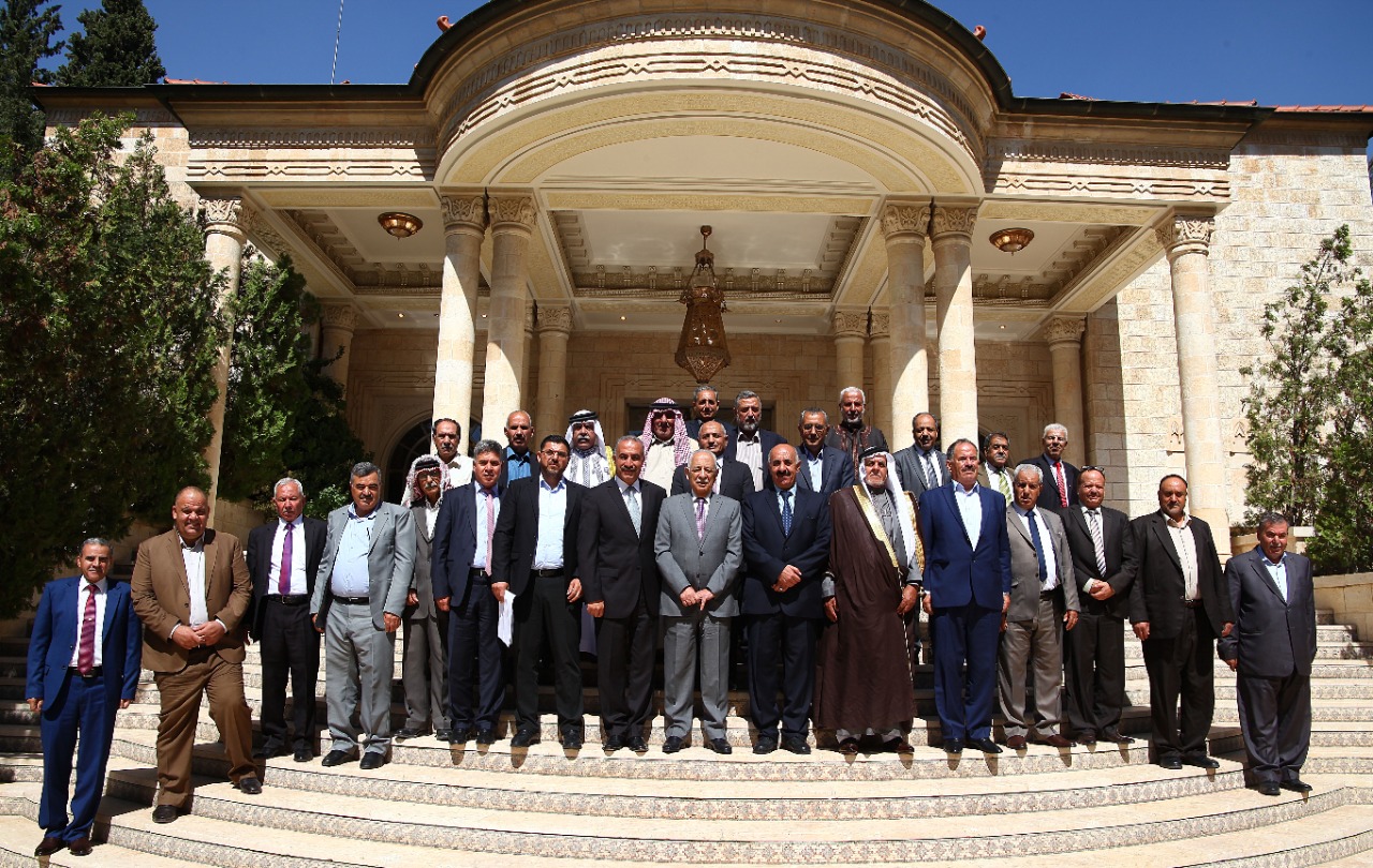 العيسوي يلتقي مجموعة من اهالي قضاء عرجان