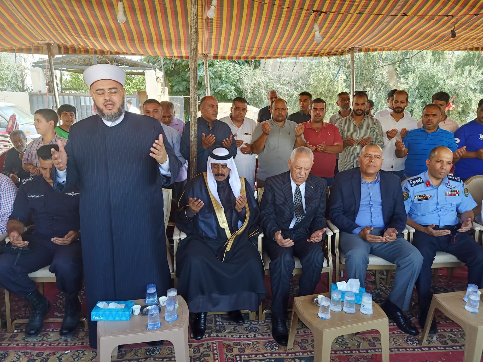 بالفيديو : مندوبا عن جلالة الملك العيسوي يقدم واجب العزاء لعشائر الدعيسات ( الدعجه )