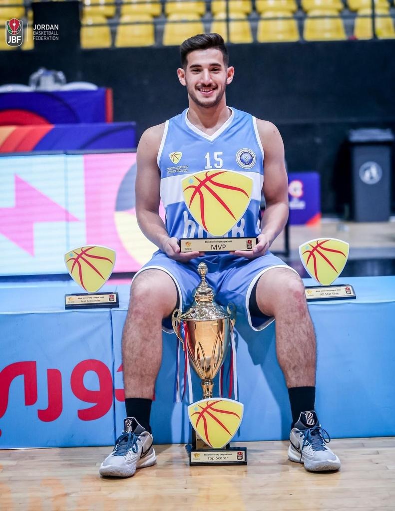 طالب التطبيقية الخاصة محمد الشمالي يحصد أربعة جوائز في بطولة كرة السلة للجامعات الأردنية… 
