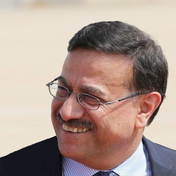 أسرة شركة الأسواق الحرة الأردنية تهنيء الدكتور عز الدين كناكرية بالمنصب الجديد