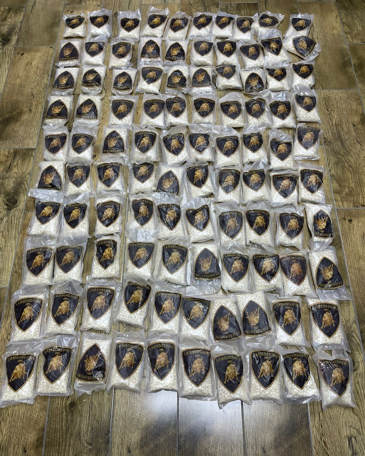 مكافحة المخدرات تضبط 100 الف حبة مخدرة