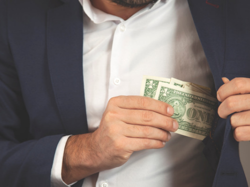 انهاء خدمات موظف مختلس في فرع الاكاديمية العربية للاعمال – اربيل