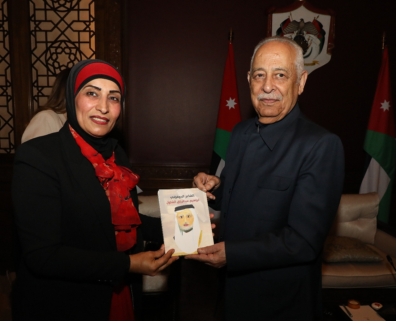 رئيس الديوان الملكي يلتقي وجهاء الفحيص وتجمع لجان المرأة بالعقبة