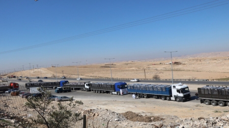 قافلة مساعدات جديدة من الأردن إلى سوريا والعمل على تجهيز قافلتين أخريين