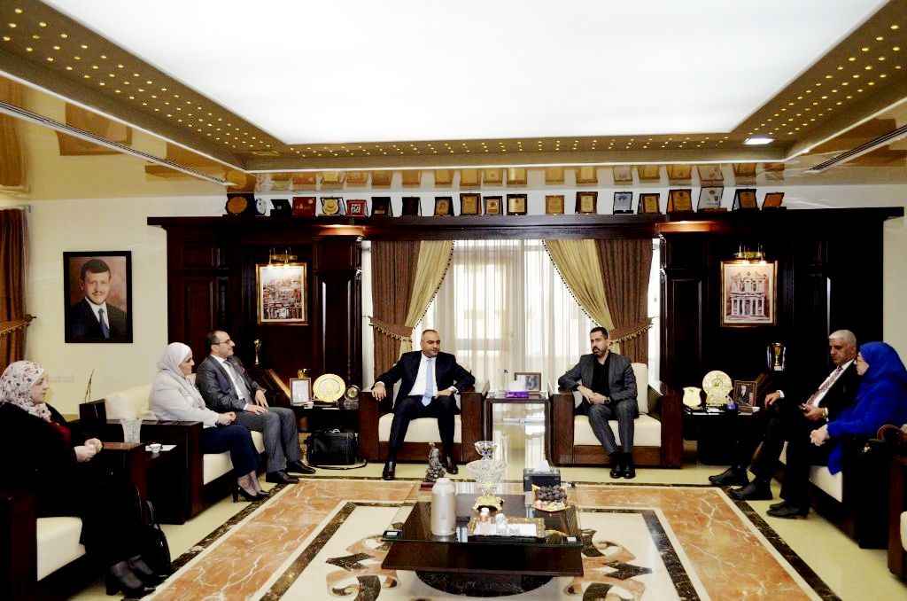  وفد من وزارة التعليم العالي العراقية يزور عمان الأهلية