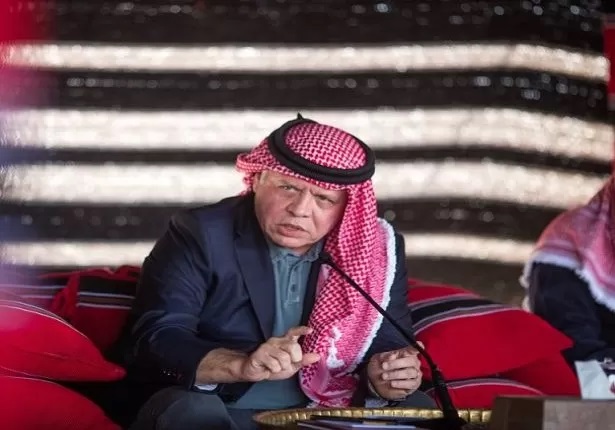 الملك في مضافة ‘الدغمي’ ويلتقي وجهاء قبيلة بني حسن في المفرق