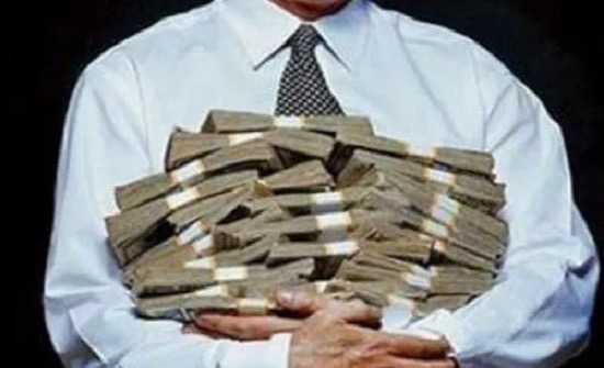 توقيف رجل أعمال أردني بحوزته 3.5 مليون دولار مسحوبة من مصرف لبناني