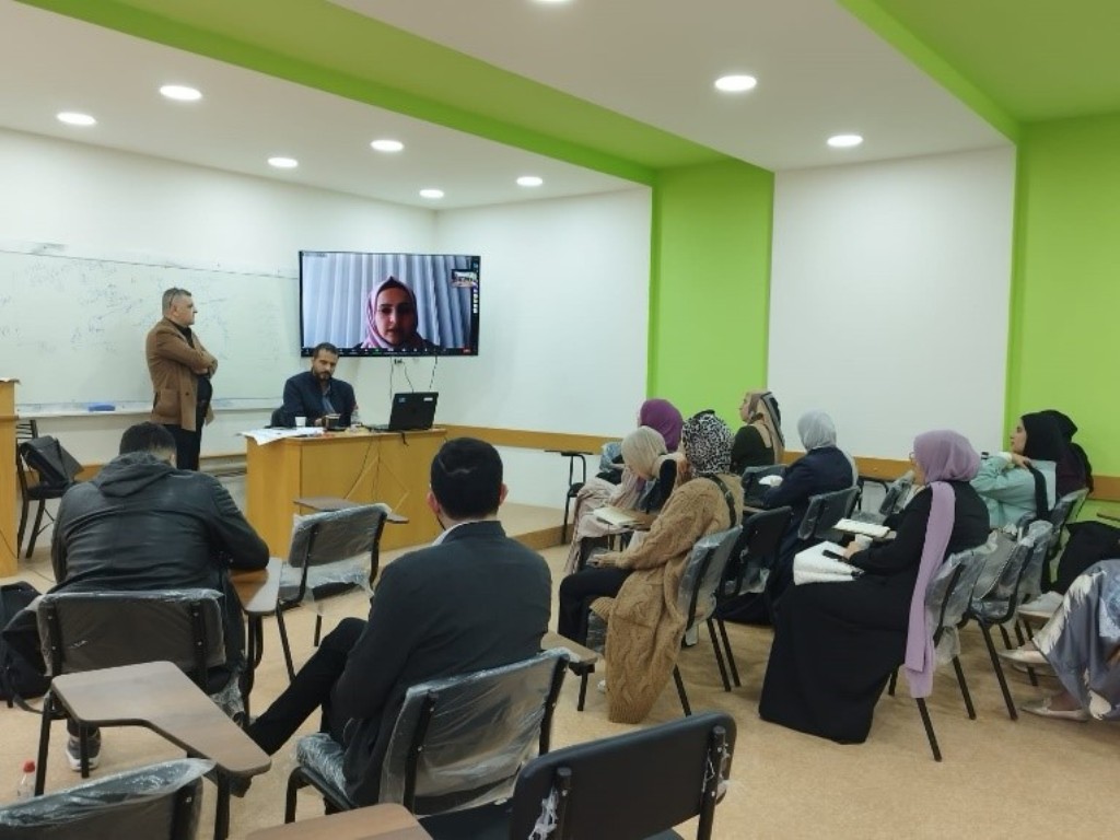  محاضرة لـ”عمارة وتصميم ” عمان الاهلية بجامعة البوليتكنيك بفلسطين