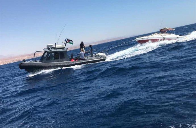 البحرية والزوارق تنقذ سائحة في خليج العقبة