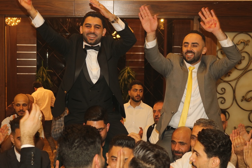 خليل رياض محمود ابو الرب … يدخل قفص الزوجية .. مبارك للعروسين خليل ورهام – صور