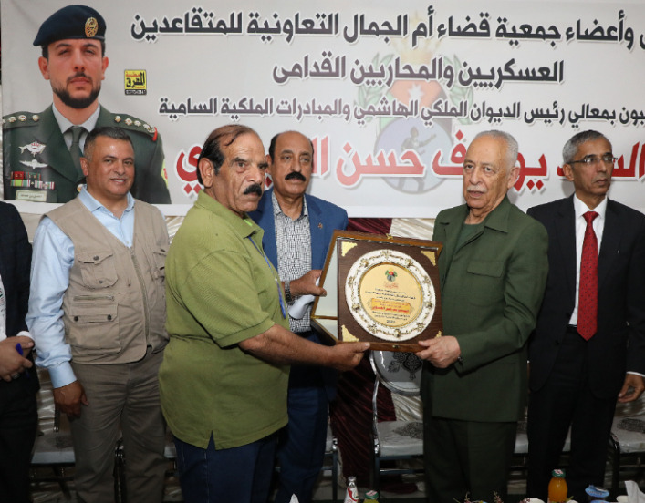 العيسوي يفتتح مشاريع لجمعيات بالبادية الشمالية ضمن المبادرة الملكية لتفعيل القطاع التعاوني بالعملية التنموية