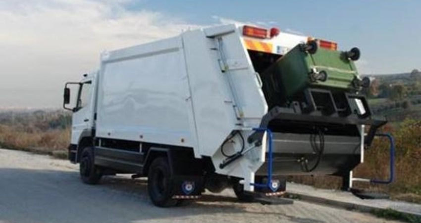 عامل وطن يدهس 4 أشخاص.. والأمانة تتهمه بسرقة الآلية