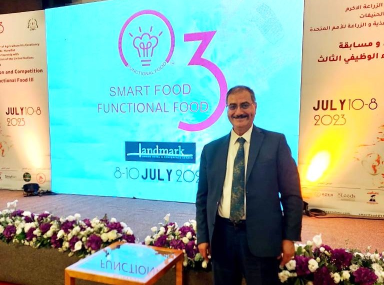 مشاركة عميد كلية التكنولوجيا الزراعية في عمان الأهلية بمؤتمر الغذاء الذكي