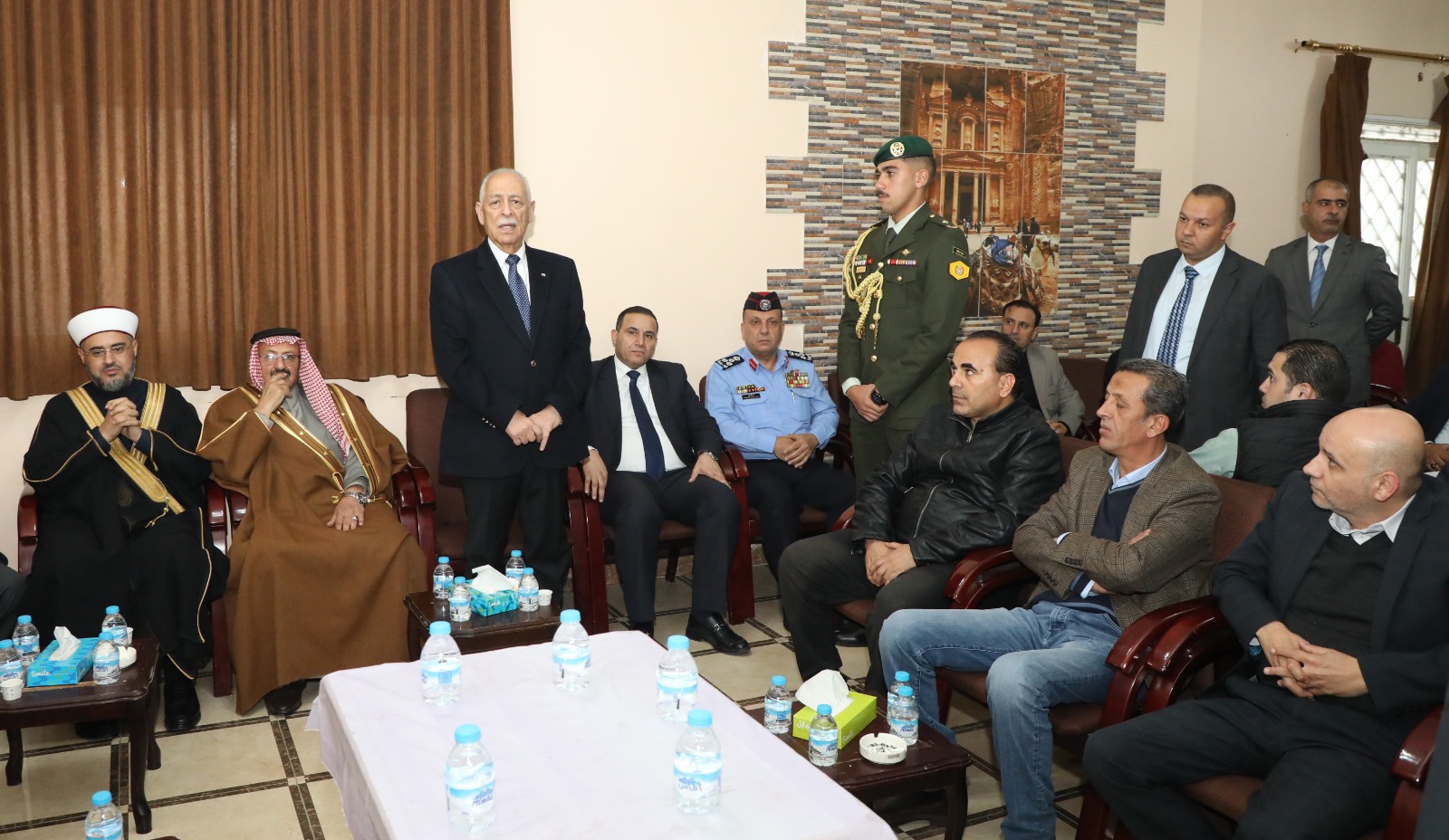 مندوبا عن جلالة الملك العيسوي يعزي عشائر بني عباد عامة وعشيرة الشبلي