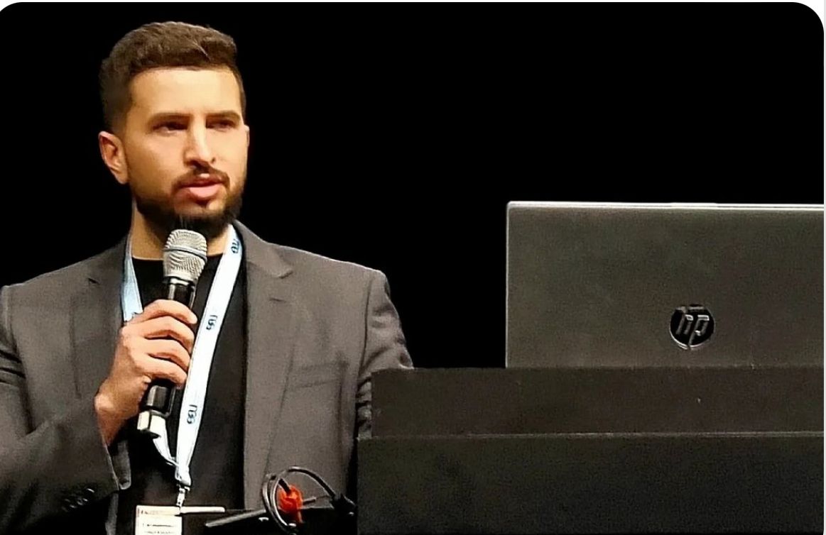 الدكتور طارق فوزي الحموري اول طبيب اردني يحصل على لقب استشاري في مستشفى لندن الجامعي بجراحة المسالك البولية بالروبوت الآلي