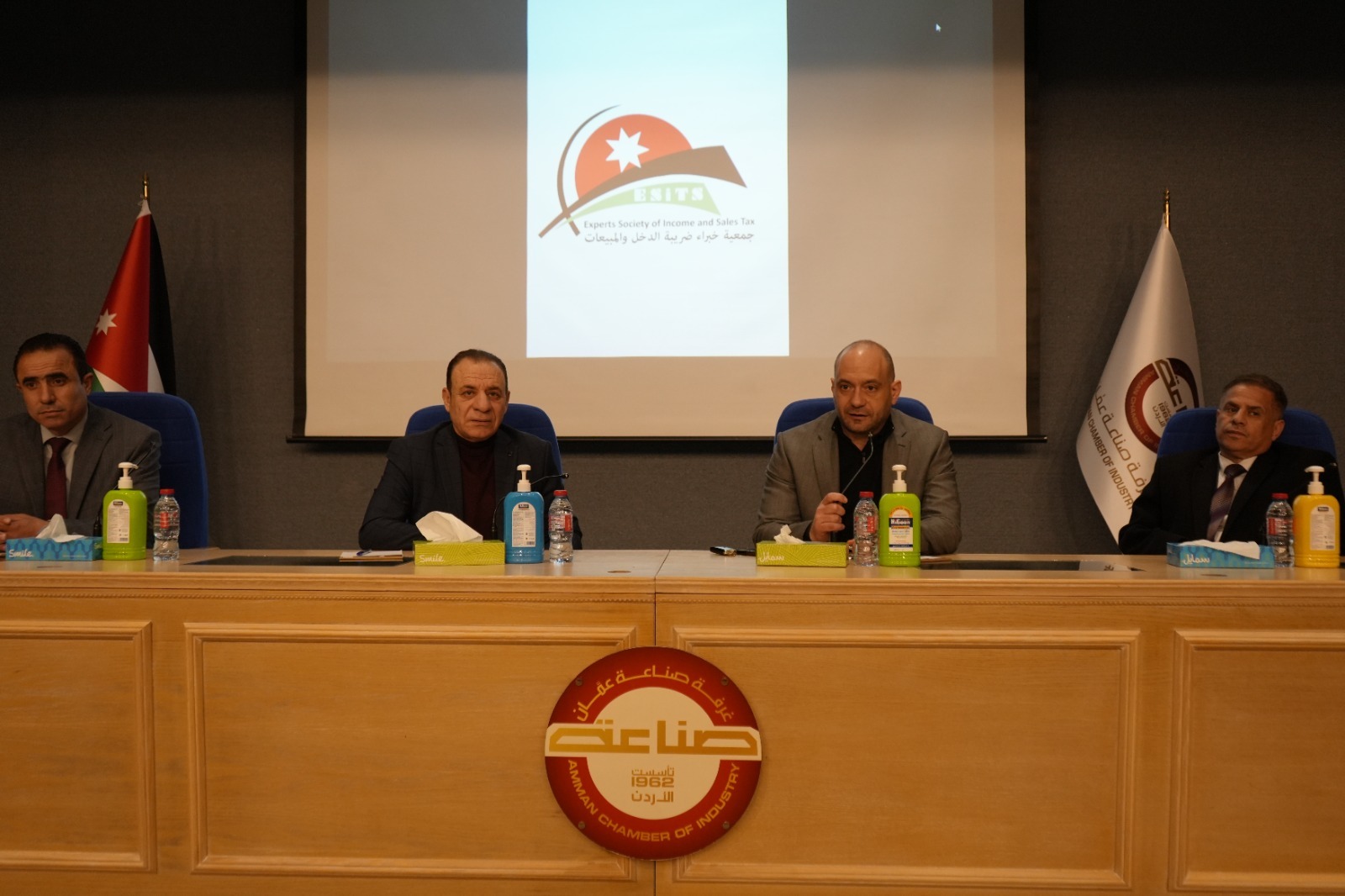 القصراوي: “صناعة عمان” تعمل على ابقاء الصناعيين بأي تطورات تخص التشريعات الاقتصادية