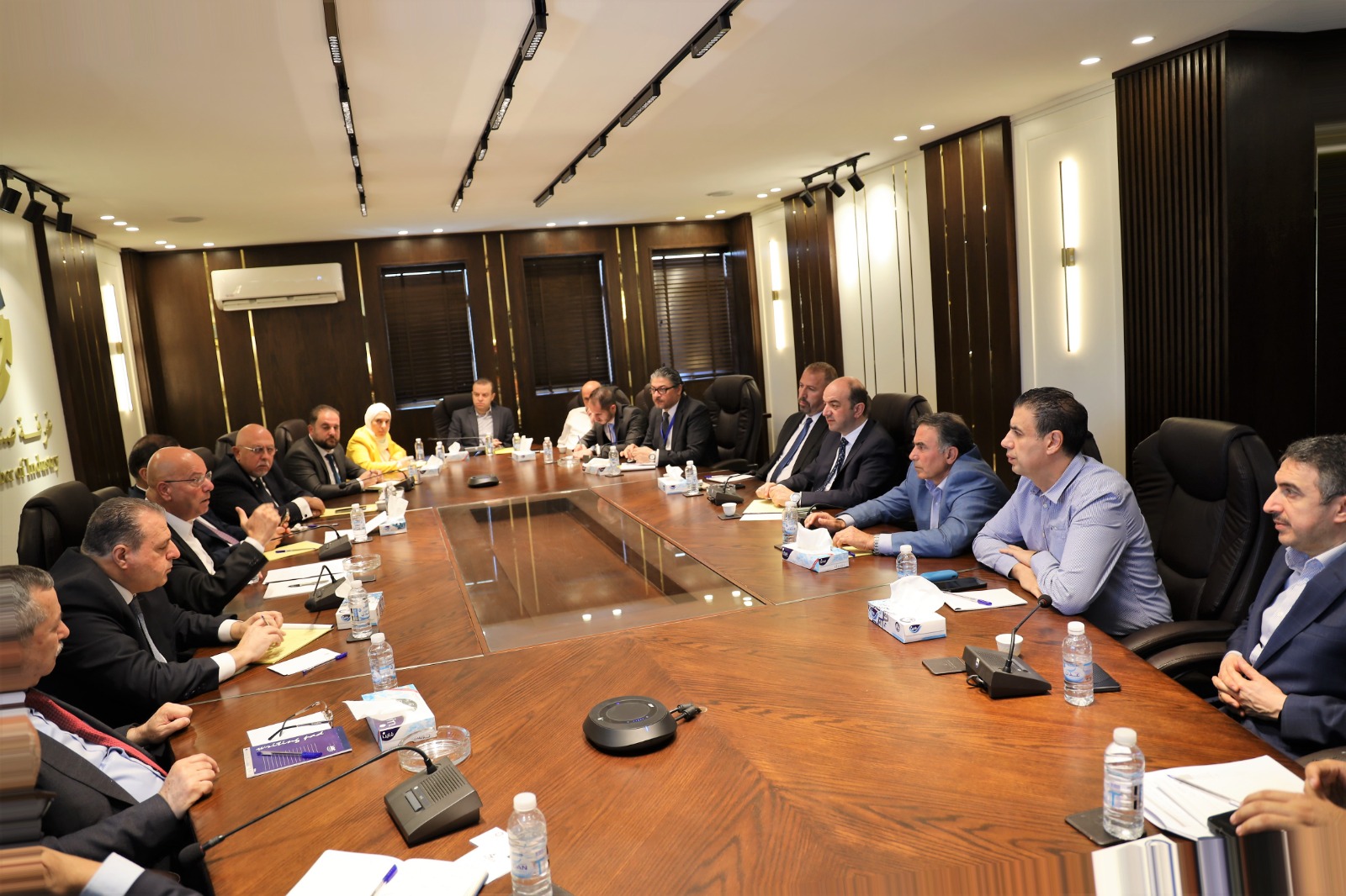 “صناعة الأردن” ووفد اقتصادي فلسطيني يبحثان تعزيز التبادل التجاري بين البلدين