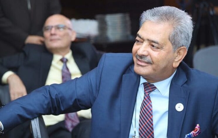 الإقتصادي الدكتور أبو ايليسار ابراهيم أبو زايد قامة عربية ترفع لها القبعات