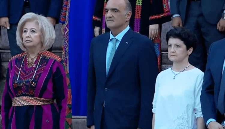 مندوبا عن الملك.. رئيس الوزراء يفتتح مهرجان جرش في دورته الـ 38 – صور وفيديو