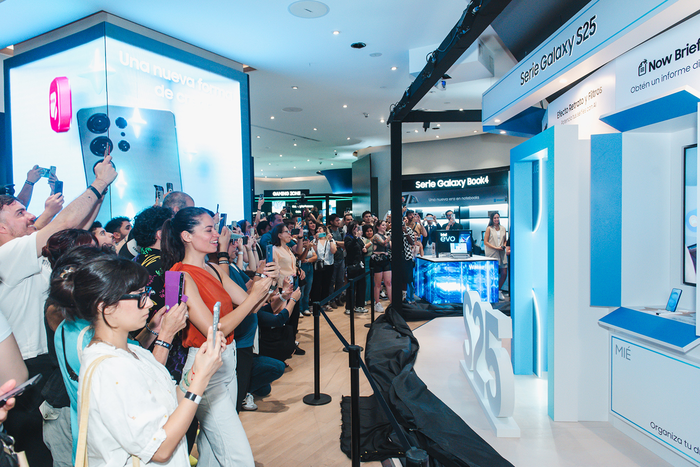 تجربة ذكاء اصطناعي أكثر ذكاءً وسلاسة تجعل الحياة اليومية أسهل، بفضل تقنيات متطورة في المكوّنات والبرامج