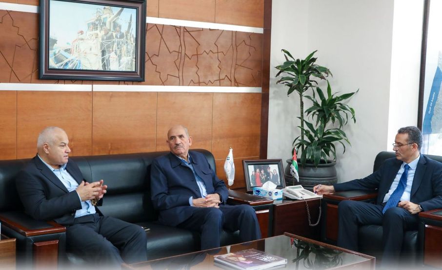 بحث تعزيز التعاون بين وزارة العمل و”العقبة الخاصة” والفوسفات