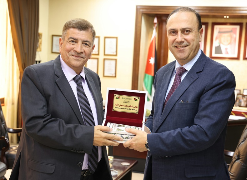 المومني من جامعة الزيتونة  يدعو  الجامعات إلى استثمار دورها في تشكيل الوعي السياسي للطلبة