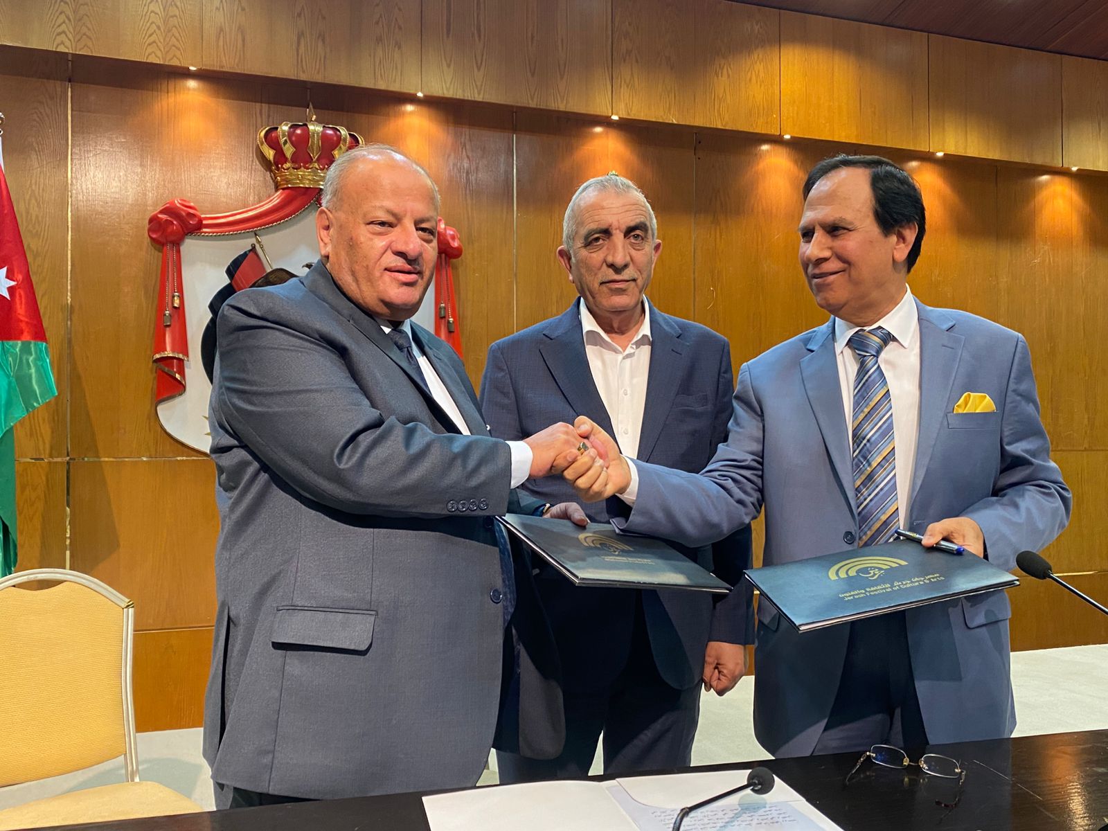 بحضور وزير الثقافة : سماوي والعبادي يوقعان اتفاقية تعاون بين مهرجان جرش ونقابة الفنانين