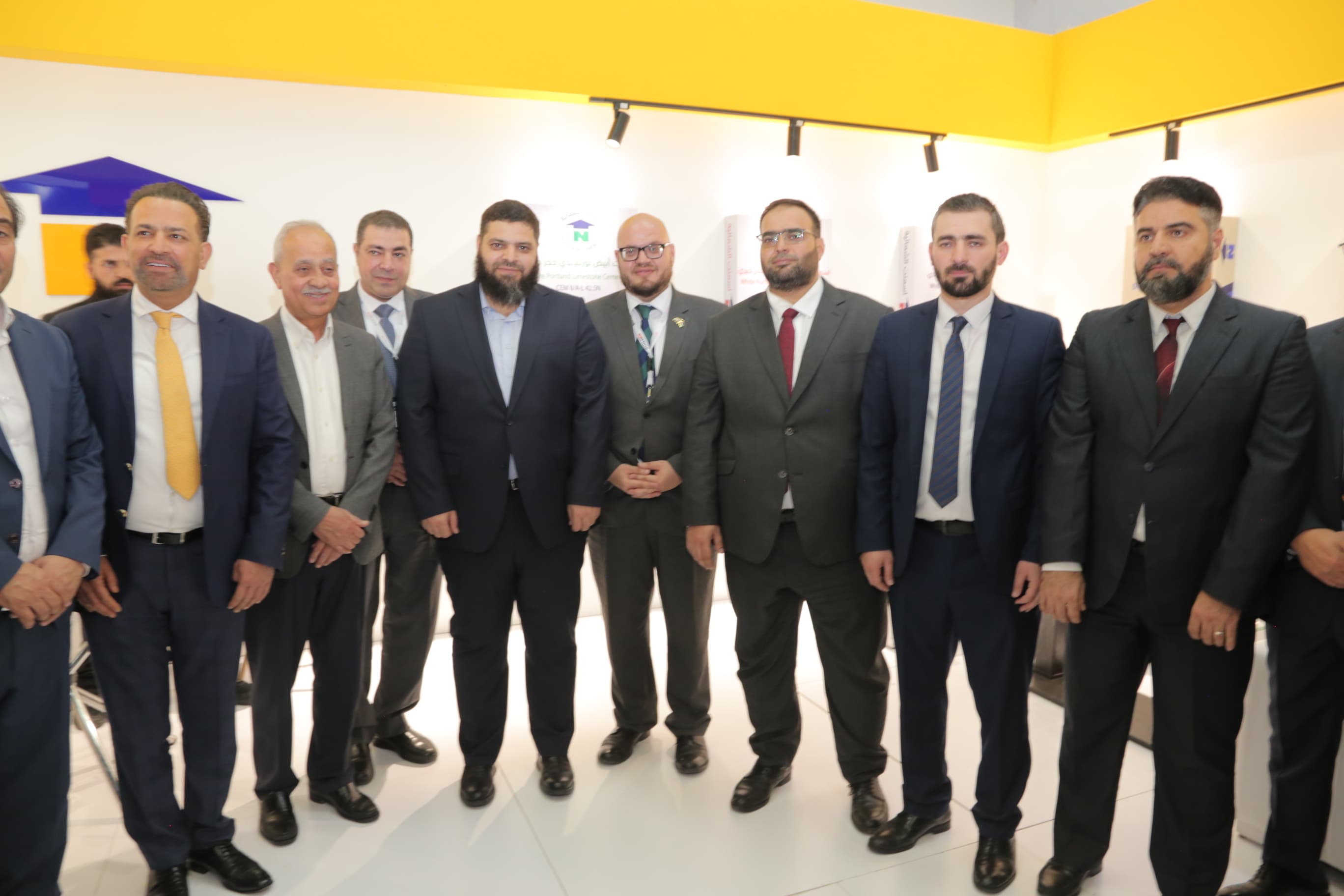 الجغبير بمشاركة القائم بالأعمال الأردني يفتتحان الجناح الاردني في المعرض الدولي للبناء في دمشق