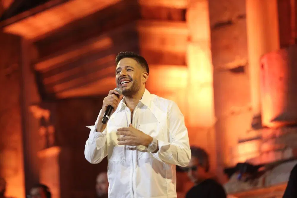 محمد حماقي وليلة غناء مصرية مميزة على المسرح الجنوبي في جرش