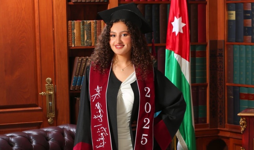 حلا محمد ازمقنا … مبارك النجاح والتفوق بالثانوية العامة